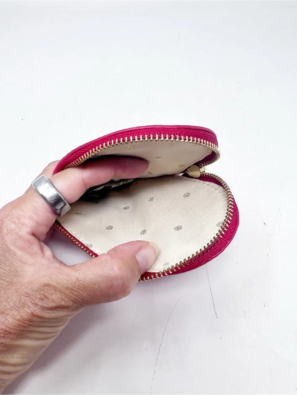KATE SPADE “SECRET ADMIRER” LIZARD EMBOSSED RED LEATHER HEART SHAPE COIN PURSE